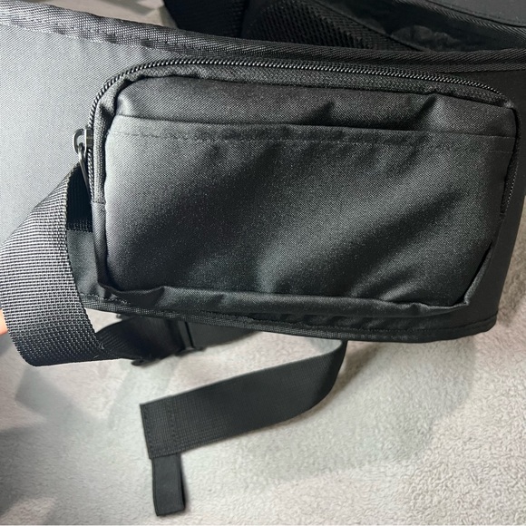 Momcozy baby hip seat carrier - NEW medium - Picture 7 of 7